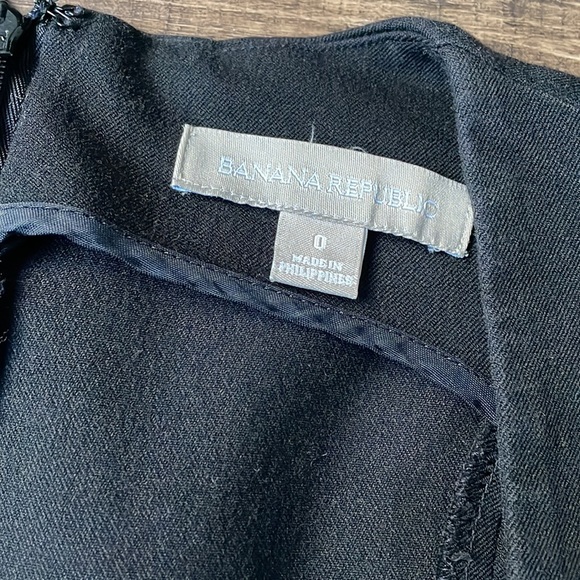 EUC Banana Republic Black Sloan Dress - Picture 2 of 4